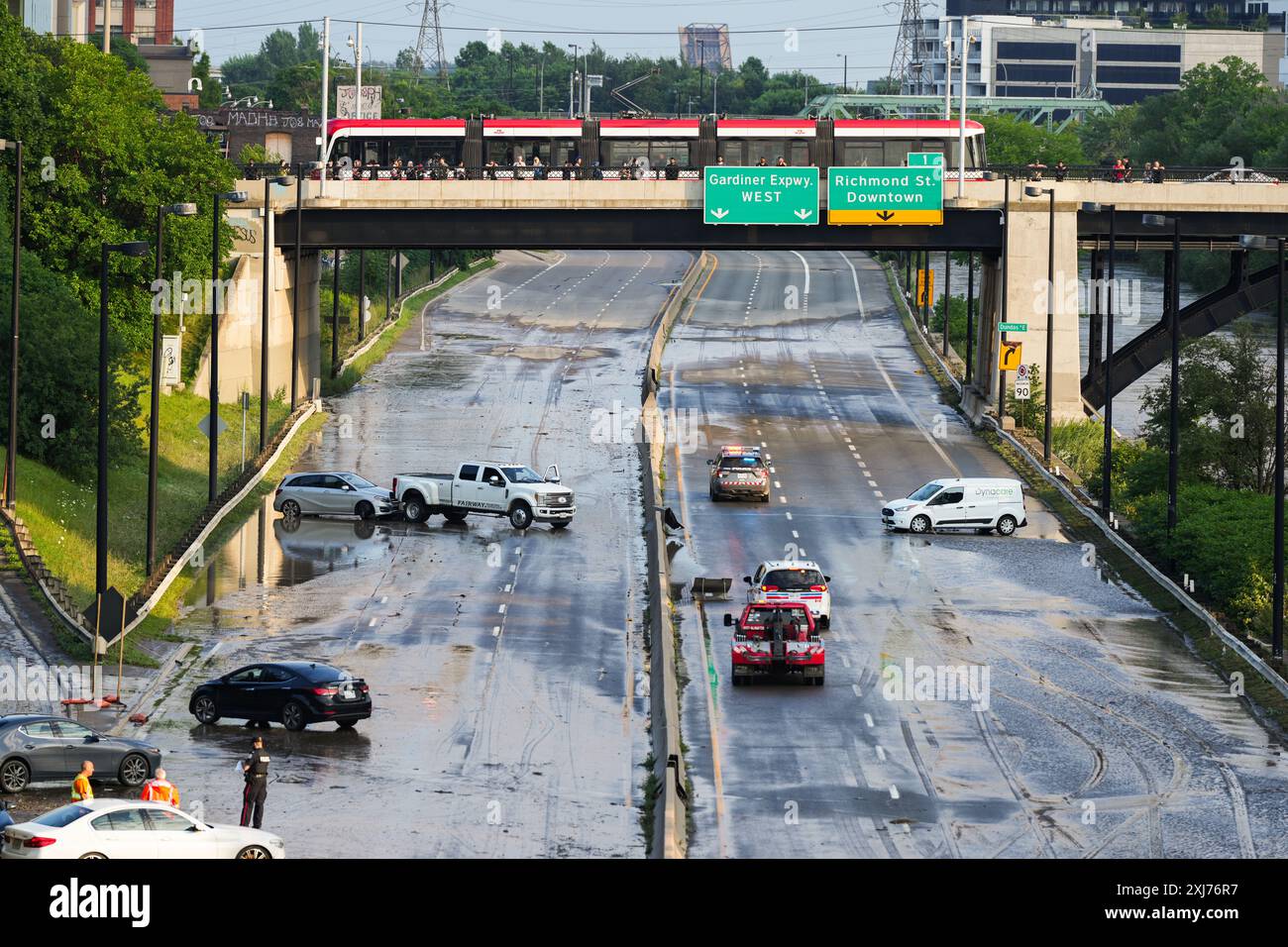 Toronto, Canada. 16 luglio 2024. Il Don Valley Parkway è visibile a seguito delle forti precipitazioni a Toronto, Canada, martedì 16 luglio 2024. (Foto di Michael Chisholm/Sipa USA) credito: SIPA USA/Alamy Live News Foto Stock