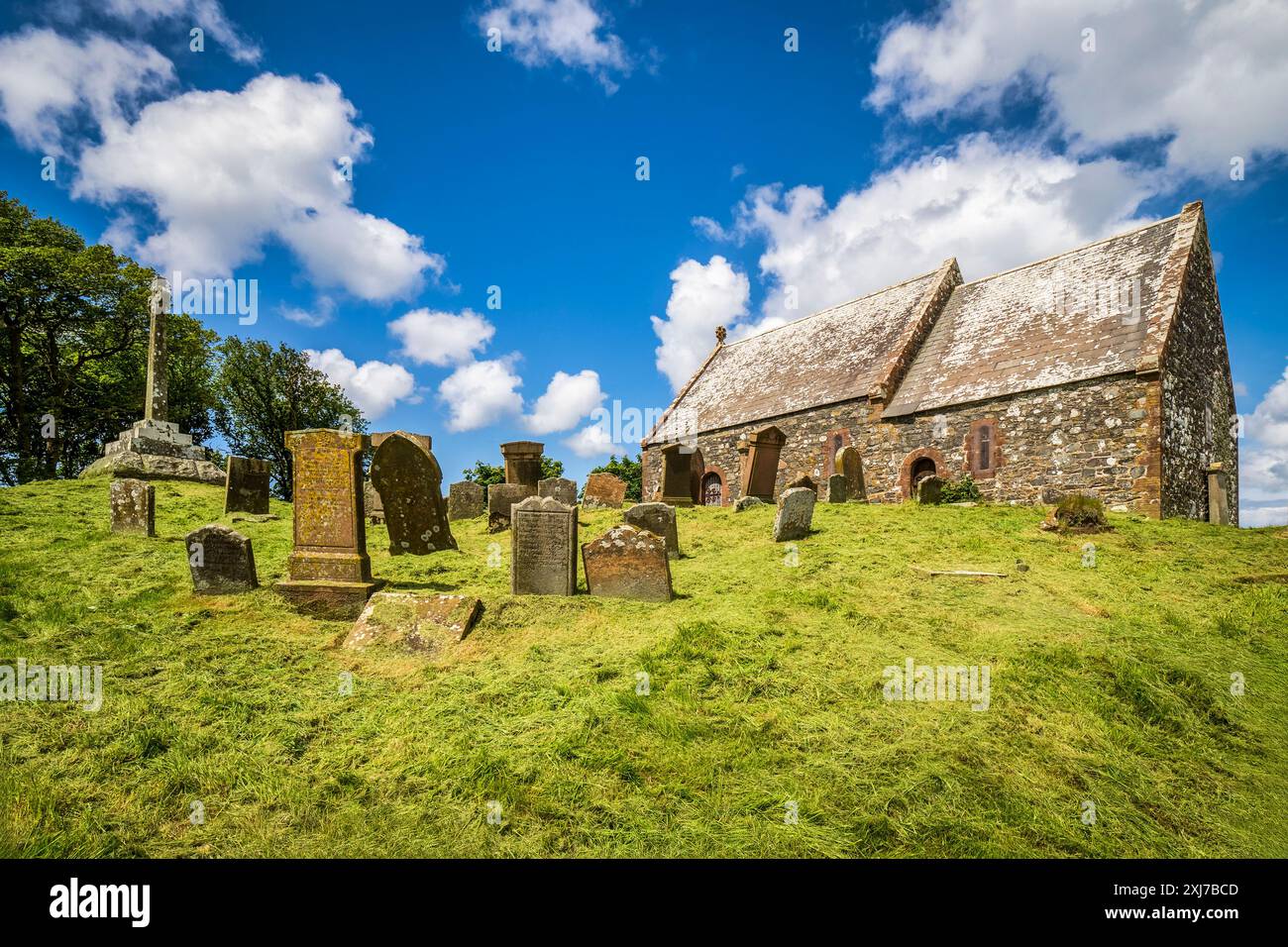 Chiesa e cimitero di Kirkmadrine a Dumfries e Galloway; Scozia. Il portico ospita lapidi scolpite del 450 d.C. circa, le prime in Scozia Foto Stock