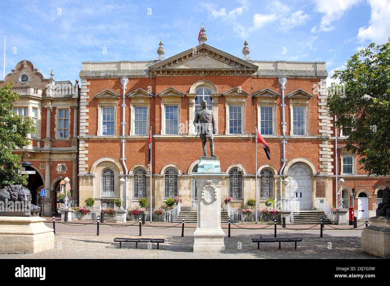 Aylesbury Crown Court, vecchio County Hall, la piazza del mercato, Aylesbury, Buckinghamshire, Inghilterra, Regno Unito Foto Stock