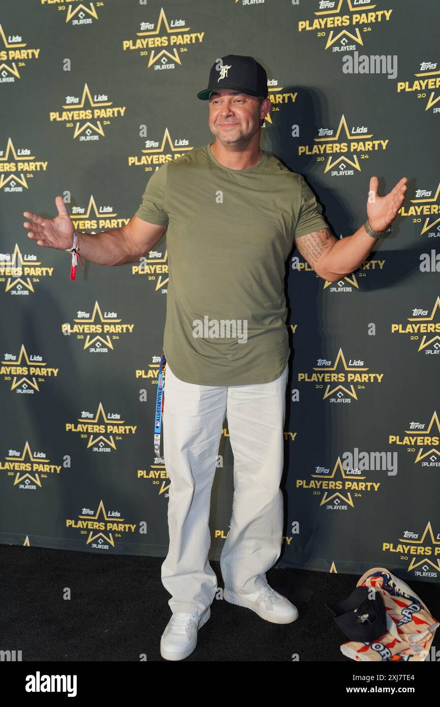 Arlington, Stati Uniti. 15 luglio 2024. L'ex giocatore della MLB Nick Swisher sta assistendo al Red carpet per il 2024 Players Party ospitato dalla Major League Baseball Players Association (MLBPA), Lids e Topps all'AT&T Stadium di Arlington, Texas, lunedì 15 luglio 2024. L'evento fa parte della settimana MLB All-Star. (Foto di Javier Vicencio/Eyepix Group) (foto di Eyepix/NurPhoto) crediti: NurPhoto SRL/Alamy Live News Foto Stock