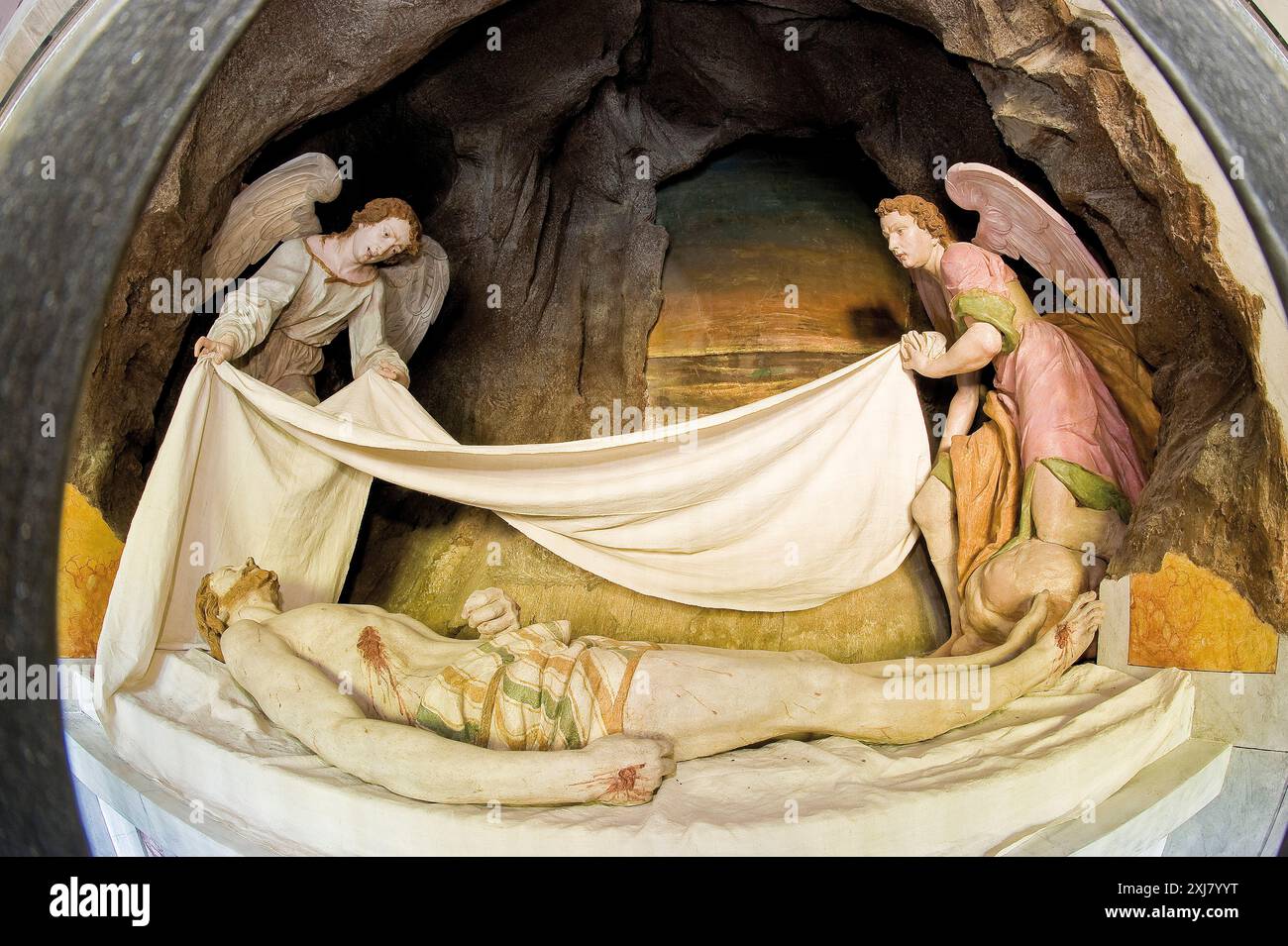 Italia Piemonte Domoossola Sacro Monte XIV Cappella la tomba Dionisio bussola scultura Foto Stock