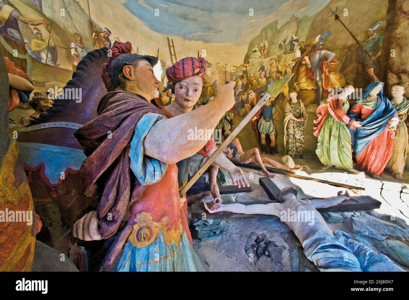 Italia Piemonte Domodossola Sacro Monte statue di Luca Raineri di Rossa e affreschi di Giovanni Giuseppe Antonio Torricella di Cusano Foto Stock