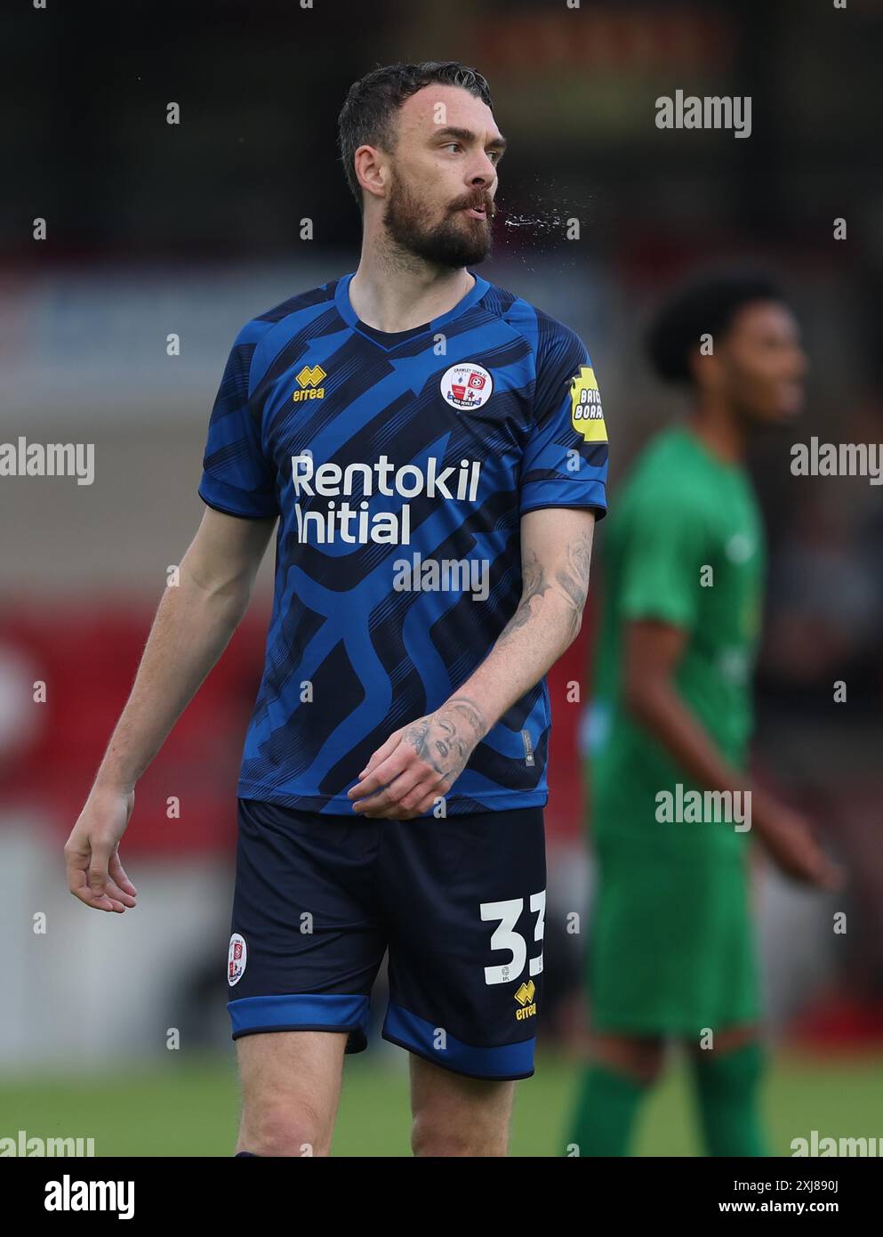 Scott Malone di Crawley Town durante la pre-stagione amichevole tra Lewes e Crawley Town al Dripping Pan. Foto Stock