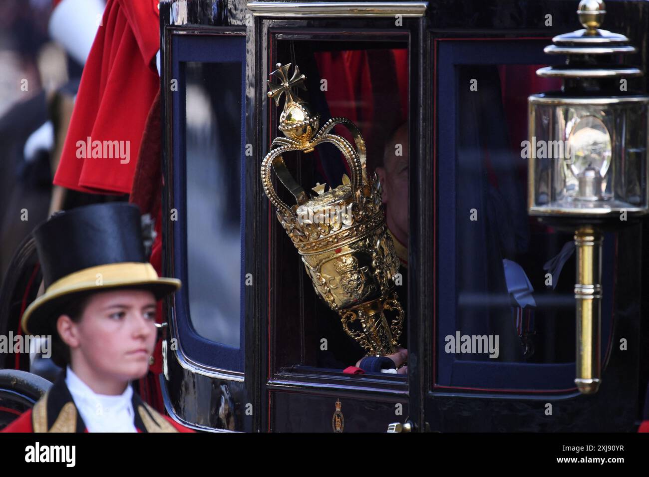 La mazza cerimoniale fuori dal Palazzo di Westminster prima dell'apertura statale del Parlamento nella camera dei Lord, Londra. Data foto: Mercoledì 17 luglio 2024. Foto Stock