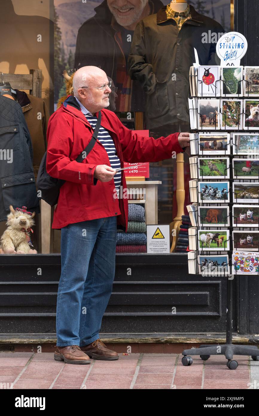 16 luglio 2024. Inverness City, Scozia. Si tratta di persone che passano il loro tempo all'interno del centro di Inverness. Questa è la vita quotidiana delle persone che fanno il loro "no" Foto Stock