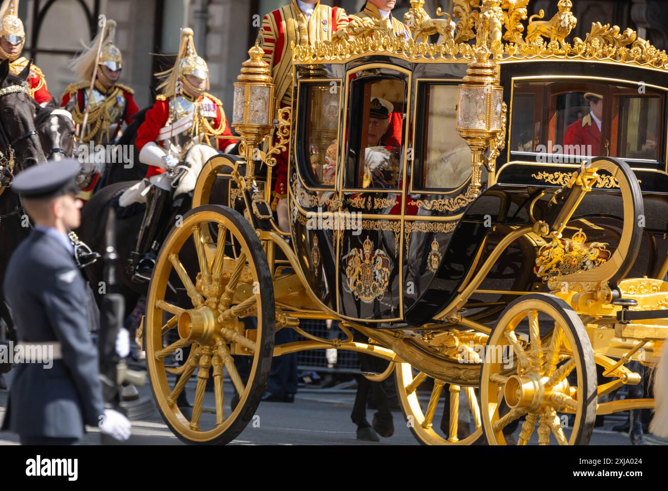Londra, Regno Unito. 17 luglio 2024. Apertura statale del Parlamento; Processione del sovrano a Whitehall con Re Carlo III, credito: Ian Davidson/Alamy Live News Foto Stock