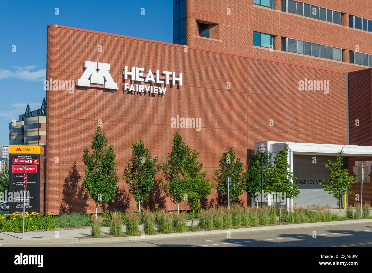 MINNEAPOLIS, Minnesota, Stati Uniti d'America - 8 LUGLIO 2024: M Health Fairview University of Minnesota Medical Center Hospital. Foto Stock