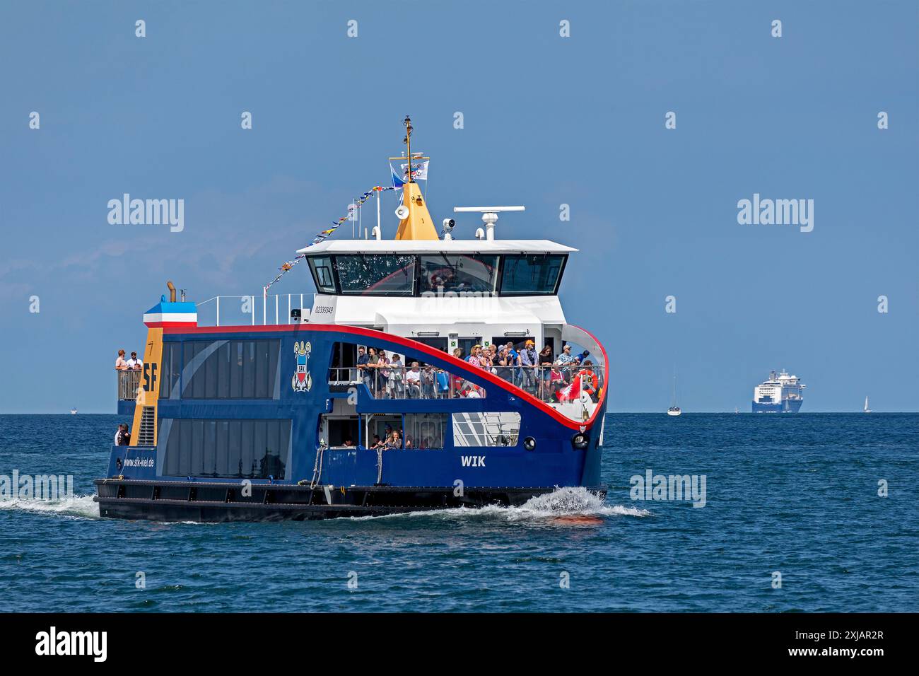 Traghetto per fiordi, nave da crociera, Kiel Week, Kiel Fjord, Kiel, Schleswig-Holstein, Germania Foto Stock