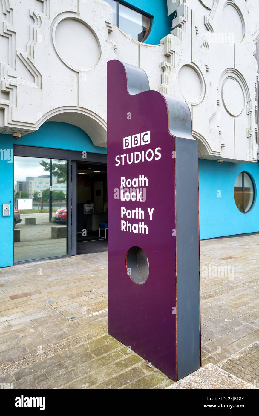 Cardiff, Galles, Regno Unito - 22 giugno 2024: Ingresso ai BBC Studios di Roath, Cardiff. Molte serie televisive popolari di lunga data, come Dr Who, Sherlock An Foto Stock