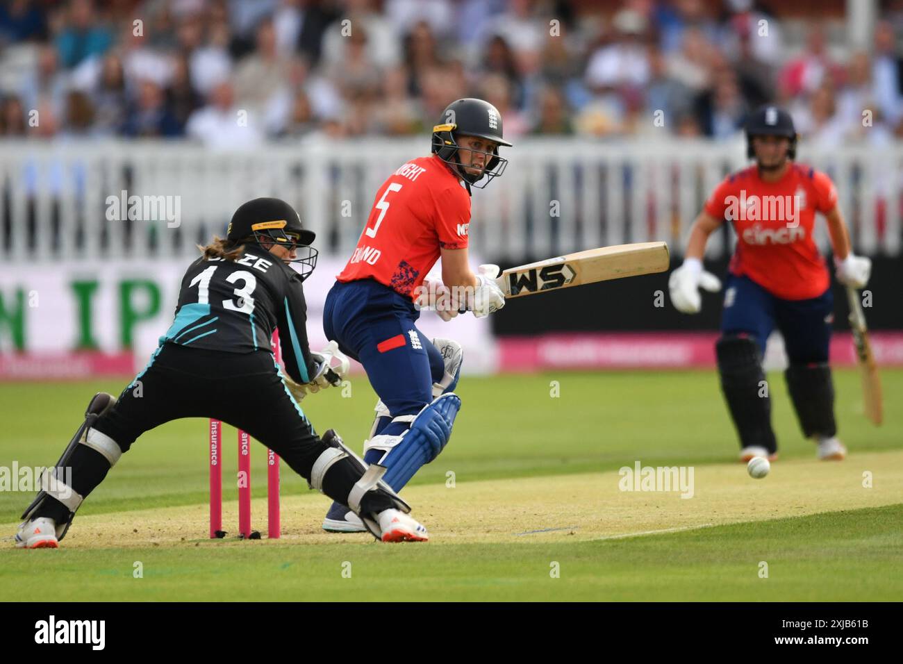 Londra, Inghilterra. 17 luglio 2024. Heather Knight batte per l'Inghilterra durante la quinta Vitality IT20 tra le donne inglesi e le donne neozelandesi al Lord's Cricket Ground di Londra. Kyle Andrews/Alamy Live News Foto Stock