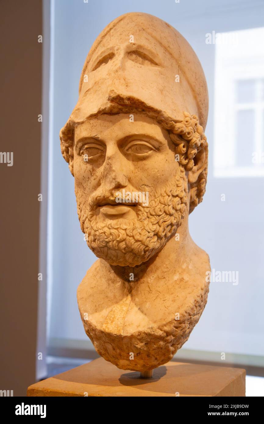 Busto ritratto di Pericle con l'elmo corinzio. Altes Museum (Museo Vecchio). Berlino, Germania. Foto Stock