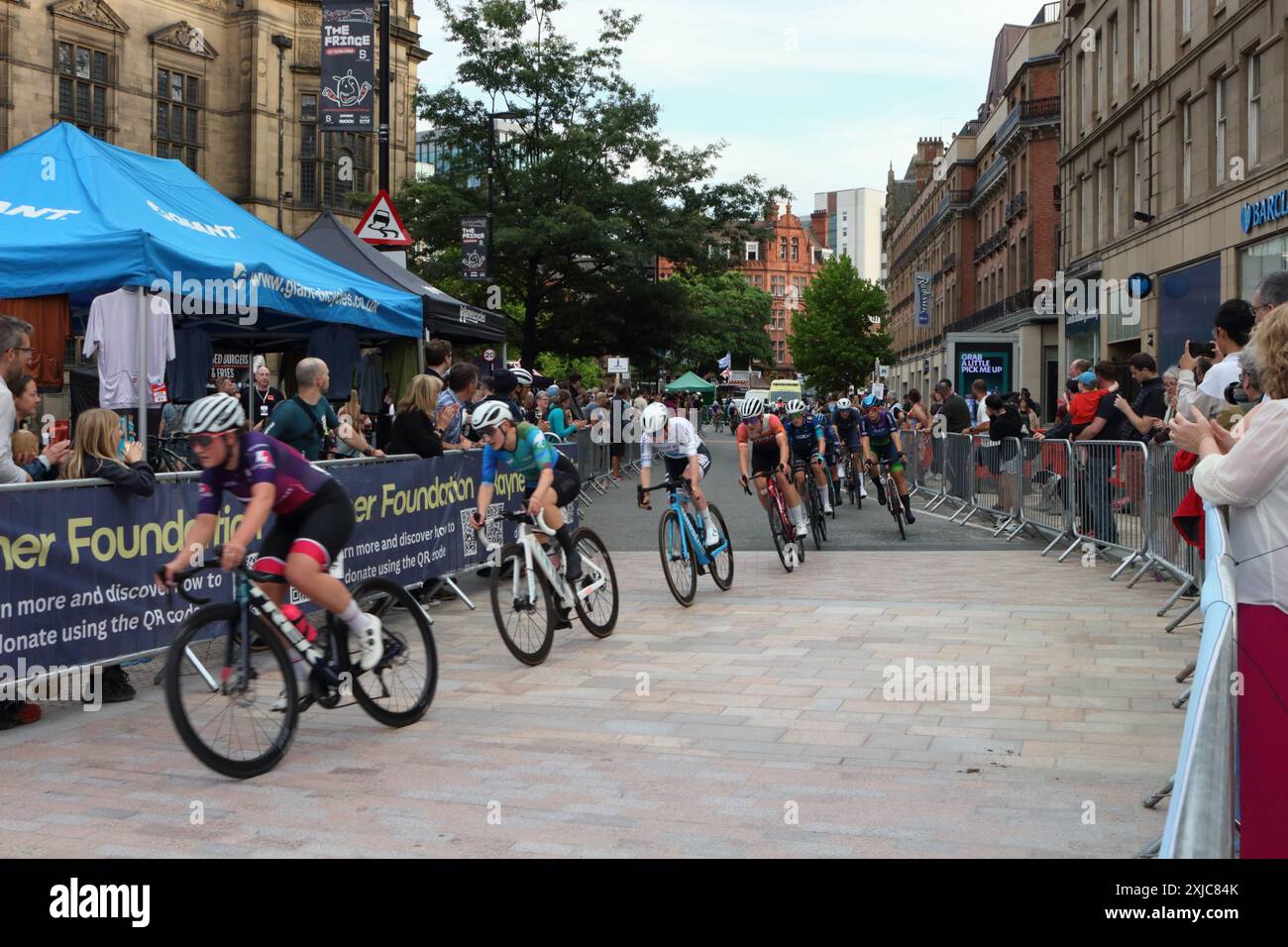 Gara del Gran Premio di ciclismo britannico, centro di Sheffield Inghilterra Gran Bretagna 2024 gara ciclistica evento sportivo McClaren Automotive Womens Elite Circuit Series Foto Stock