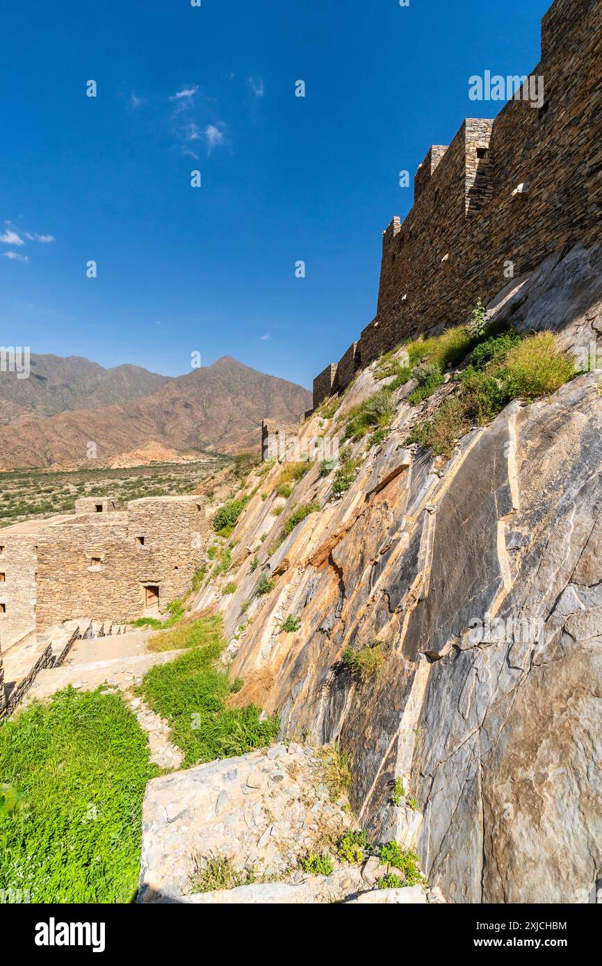 Al Bahah, Arabia Saudita: L'antico villaggio Thee Ain, o Zee Ain, sulle montagne dell'Arabia Saudita vicino a Jeddah in una giornata di sole Foto Stock