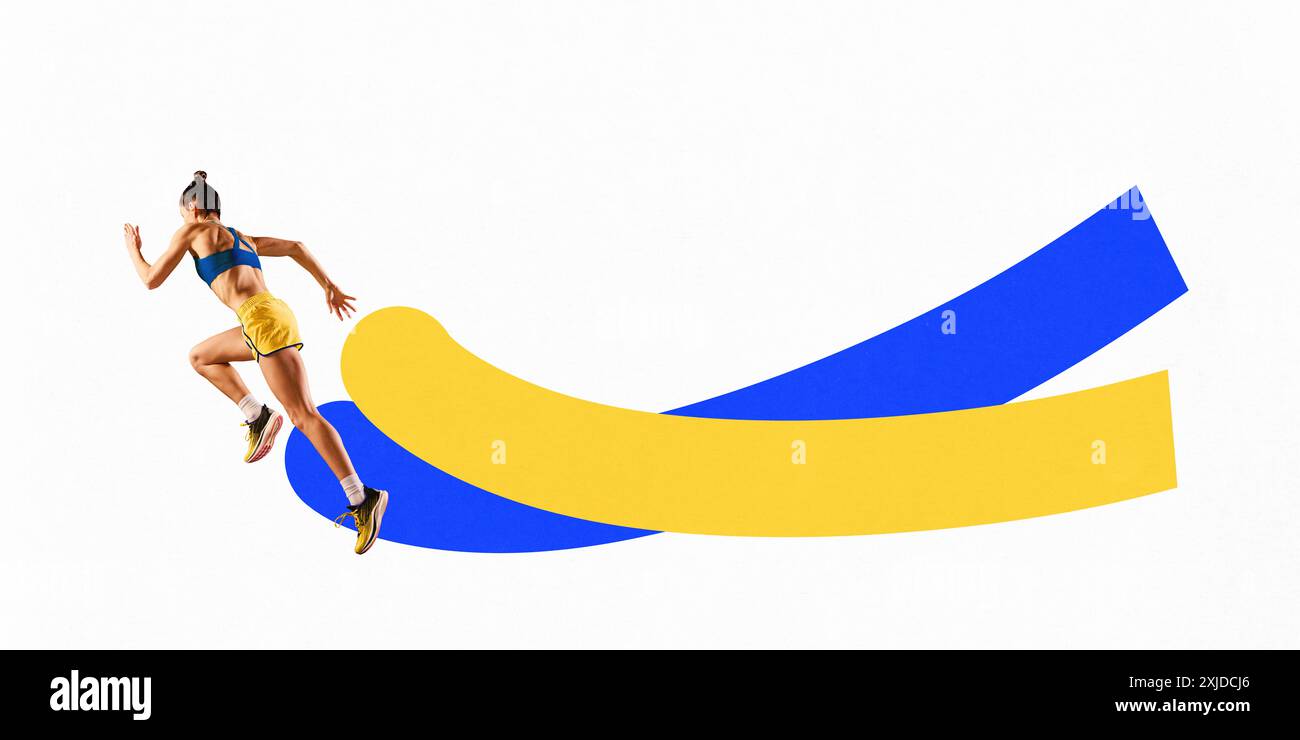 Poster. Collage d'arte contemporanea. Giovane donna, atleta che corre in movimento con linee gialle-blu dinamiche su sfondo bianco. Foto Stock