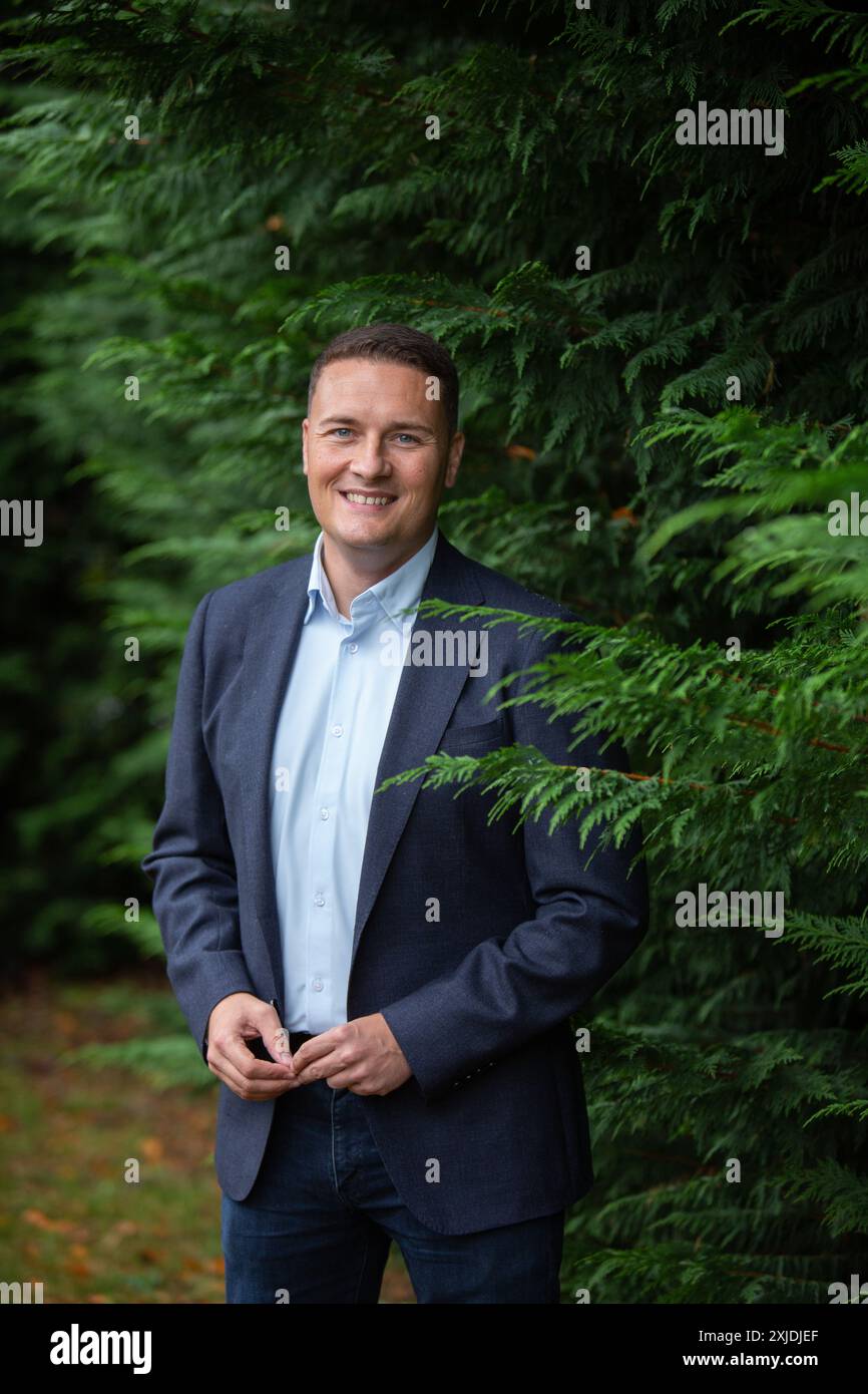 Wes Streeting, membro del Parlamento per il Partito Laburista, Segretario di Stato ombra per la salute e l'assistenza sociale del Regno Unito, a Rutherglen, Glasgow, Scozia, il 5 ottobre 2023. Foto Stock