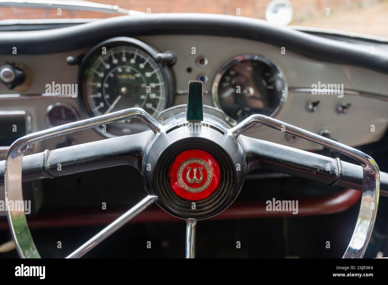 Radio della polizia Pye Vanguard e tachimetro calibrato in a1960 Wolseley 6/99 auto della polizia metropolitana con livrea e attrezzature corrette Foto Stock