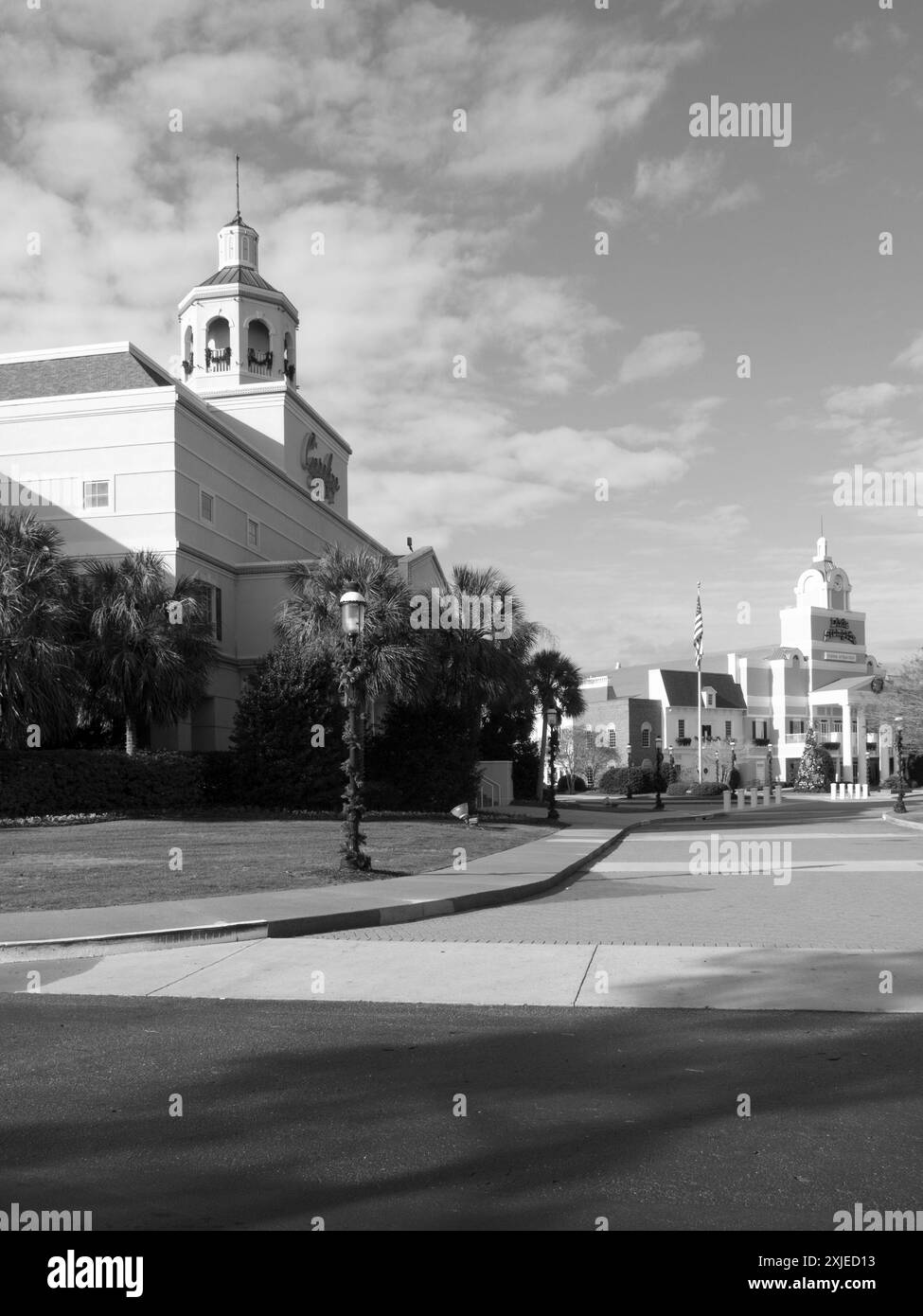 Foto di scorta che mostrano le attrazioni Dixie Stampede di Carolina Opry e Dolly Parton decorate per le vacanze di Natale a Myrtle Beach, South Carolina U Foto Stock