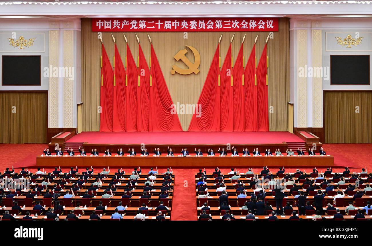 Pechino, Cina. 18 luglio 2024. La terza sessione plenaria del XX Comitato centrale del Partito Comunista Cinese (CPC) si tiene a Pechino, capitale della Cina. La sessione plenaria si è svolta dal 15 al 18 luglio 2024. Crediti: Yue Yuewei/Xinhua/Alamy Live News Foto Stock