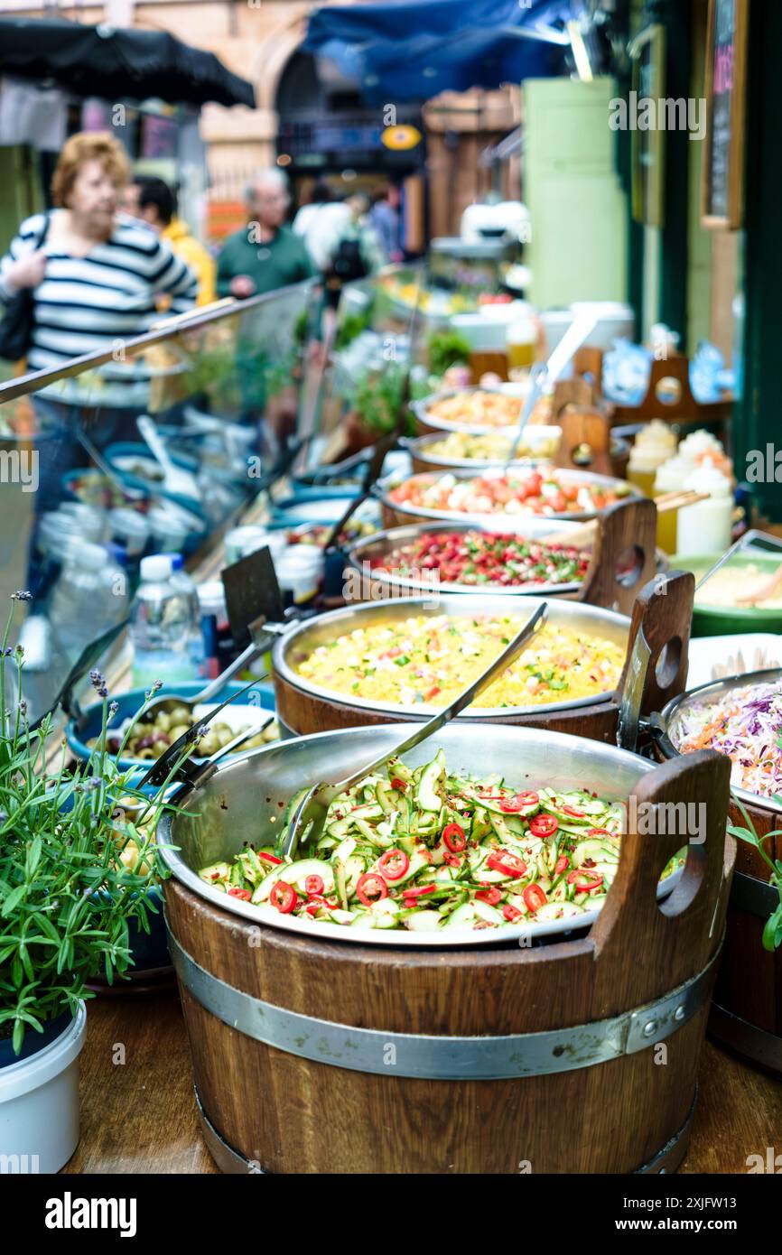 Street food Stall a St Nicholas Market Bristol UK The Olive Works Foto Stock