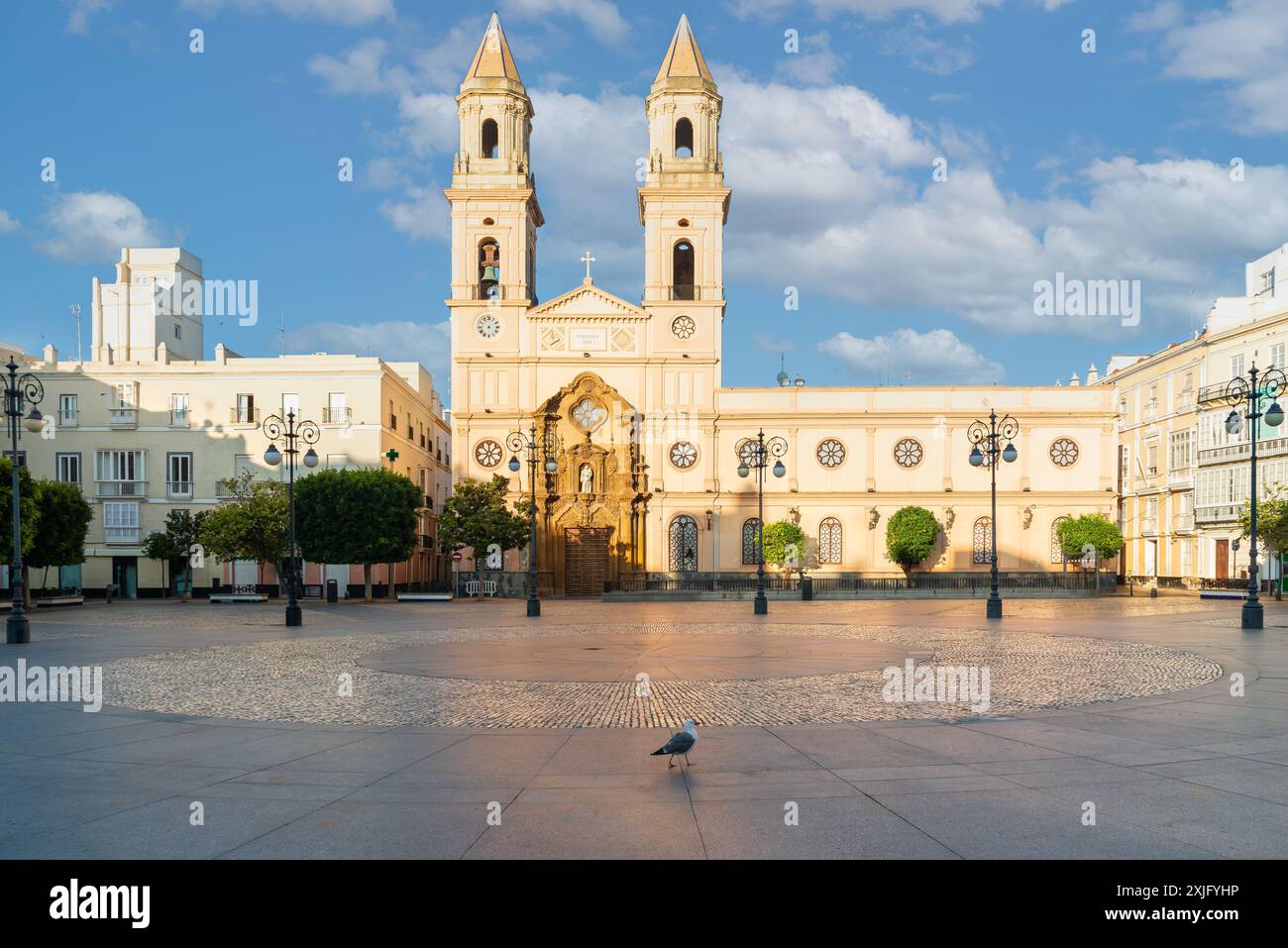 Chiesa di San Antonio de Padova e Piazza San Antonio a Cadice. Foto Stock