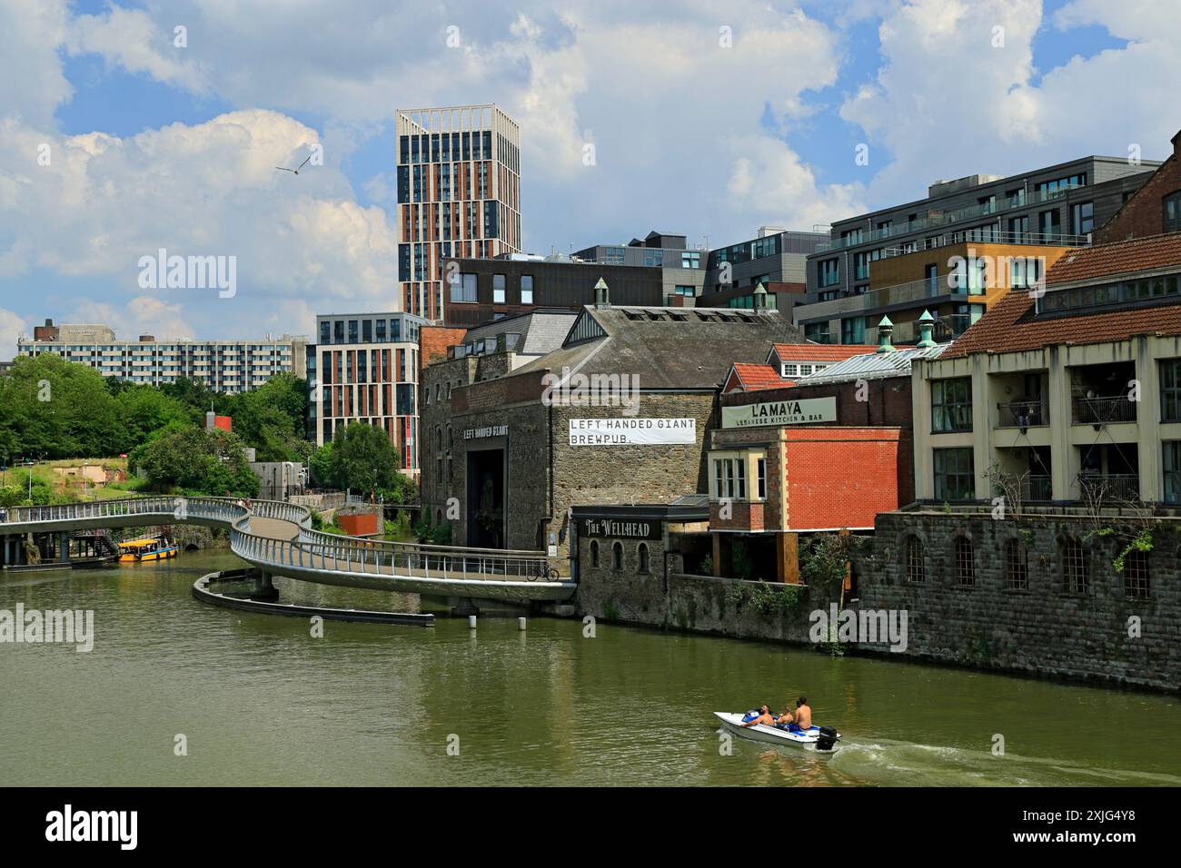 Vista del Castle Bridge e del fiume Avon che guarda a monte verso Temple Quay, Bristol. Foto Stock