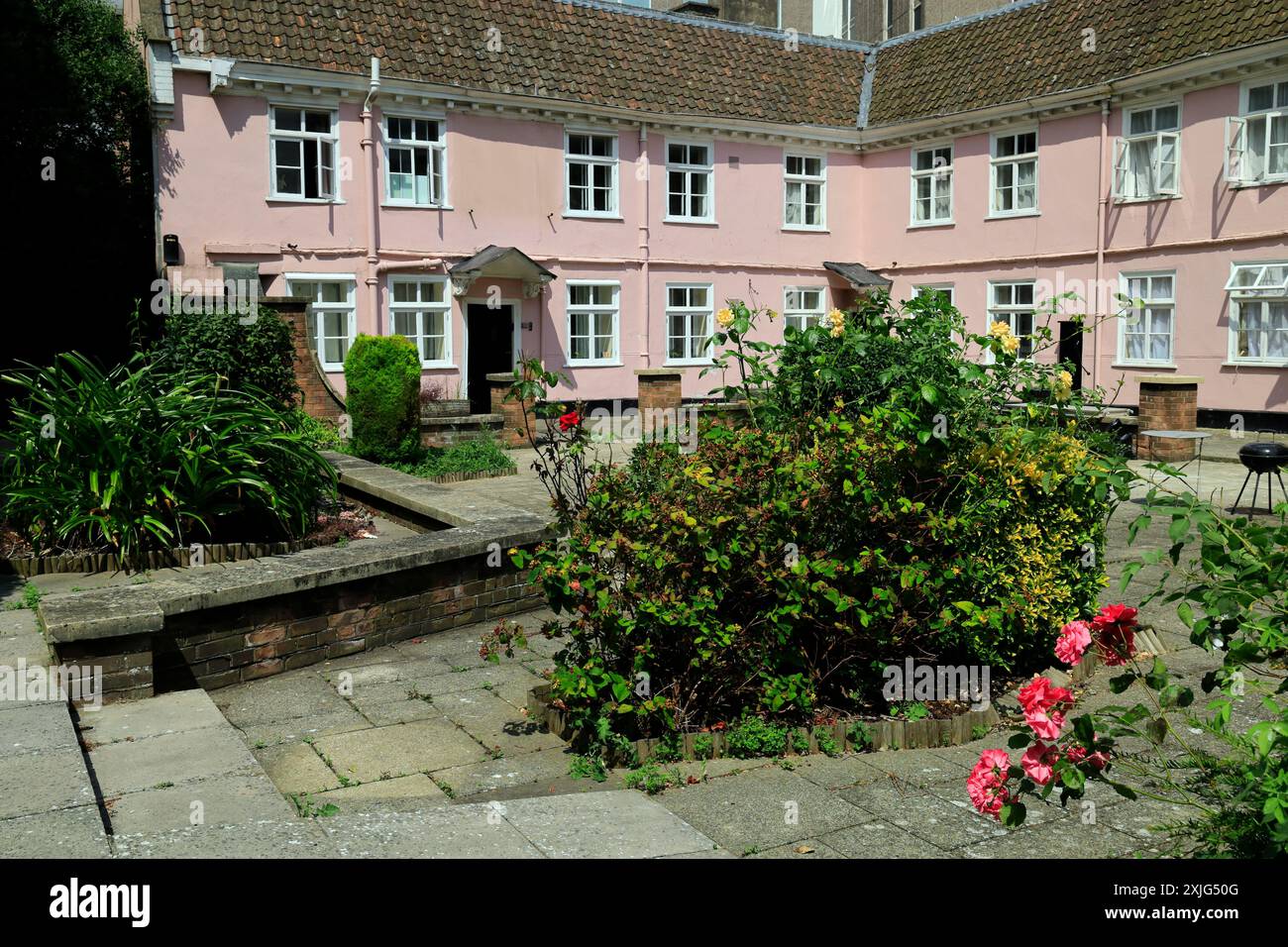 Merchant Venturers Almshouses, costruito nel 1696 dalla Society of Merchant Venturers per la convalescenza dei marinai, King Street, Bristol. Foto Stock