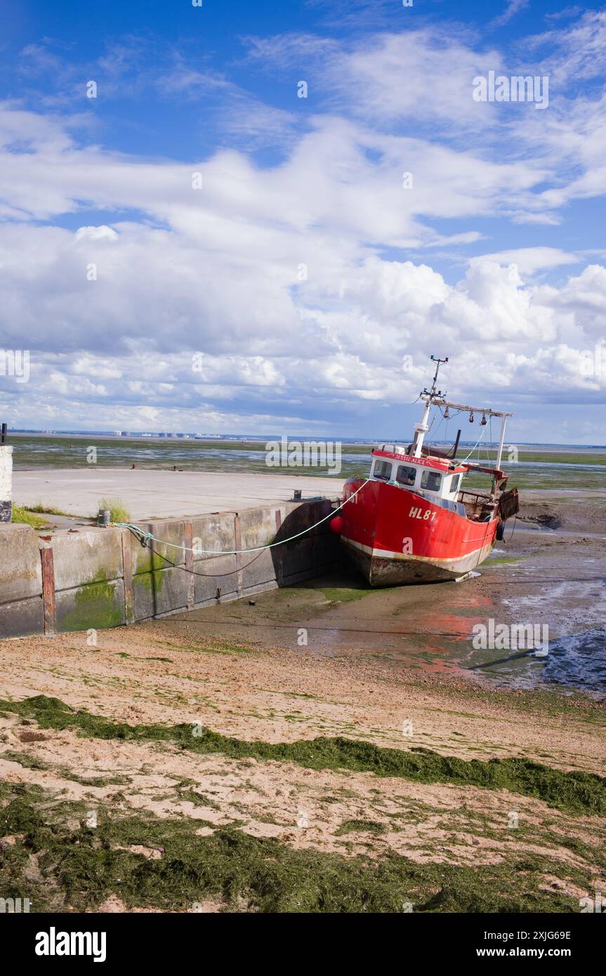 La barca da pesca HL81 ormeggiata a Strand Wharf, Leigh on Sea Foto Stock