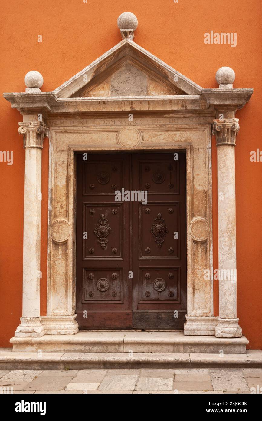 Chiesa di San Simeone nella città vecchia di Zara in Croazia in Europa Foto Stock