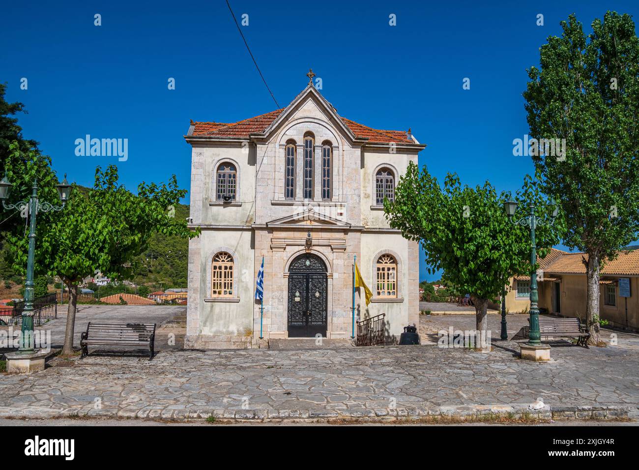 Zante, Grecia - 6 giugno 2024: Facciata del comune di Kiliomenos, situato sul percorso dalla città di Laganas alla spiaggia di Navagio. Zante, Foto Stock