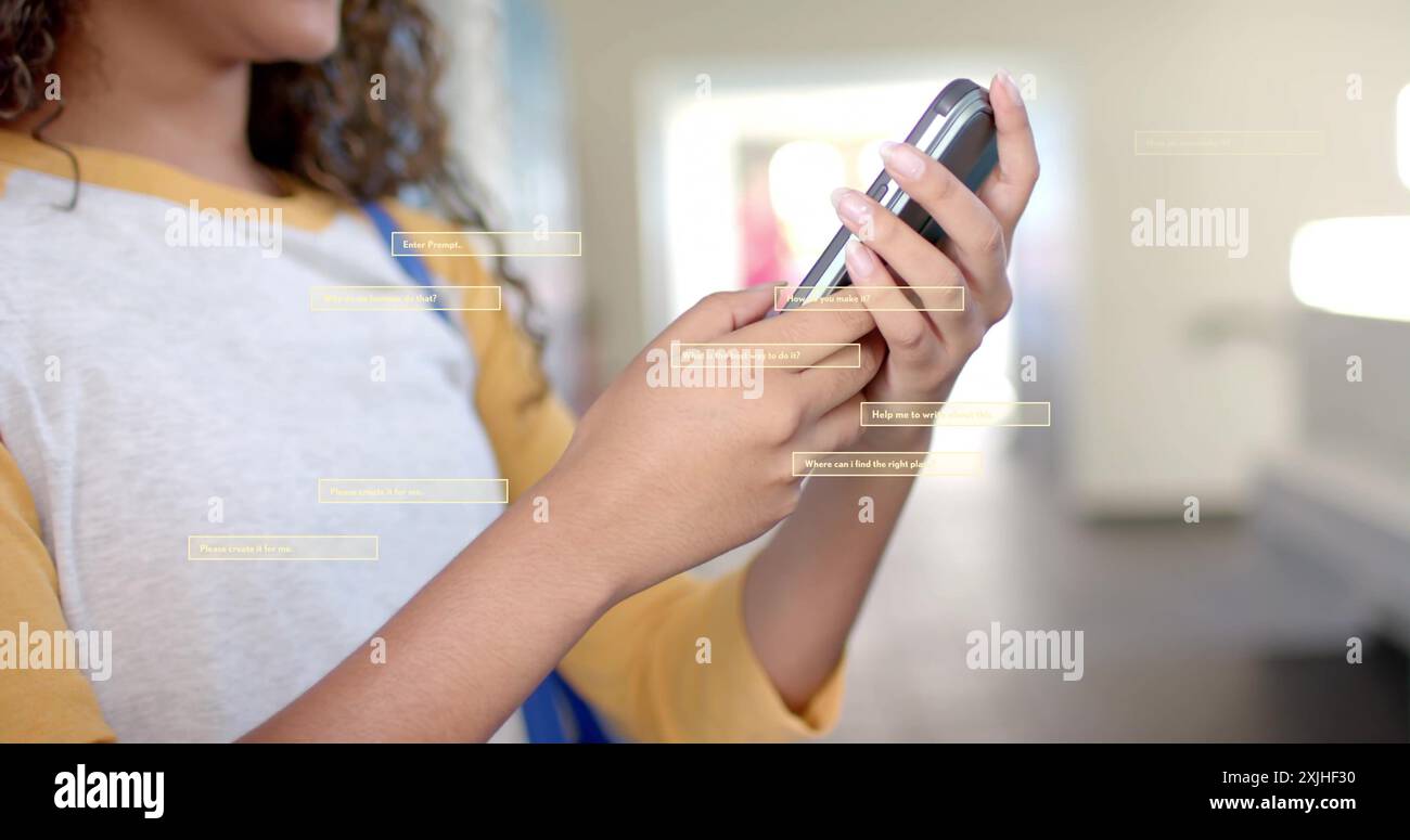 Immagine dell'elaborazione digitale dei dati su studentesse birazziali che utilizzano lo smartphone a scuola Foto Stock