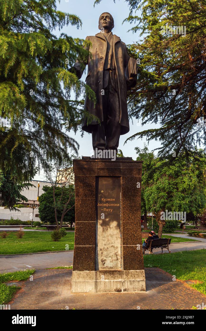 Monumento a Kuzman Josifovski-Pitu uno dei principali organizzatori del movimento antifascista (1938-1941) e della Guerra di Liberazione Nazionale in Macedonia Foto Stock