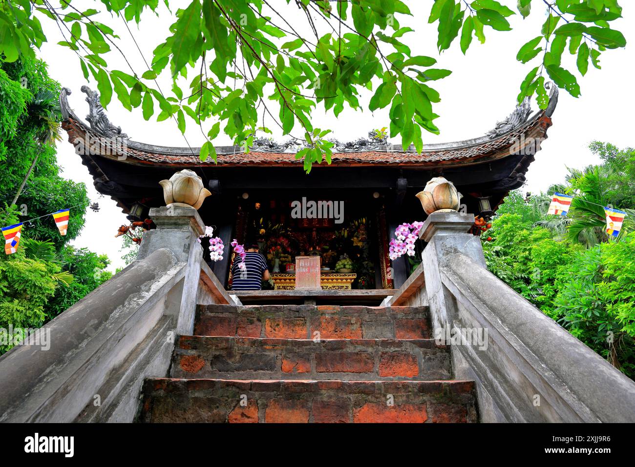 Pagoda a un pilastro (Chua Mot Cot), un iconico tempio buddista a Doi CAN, Ba Dinh, ha noi, Vietnam Foto Stock