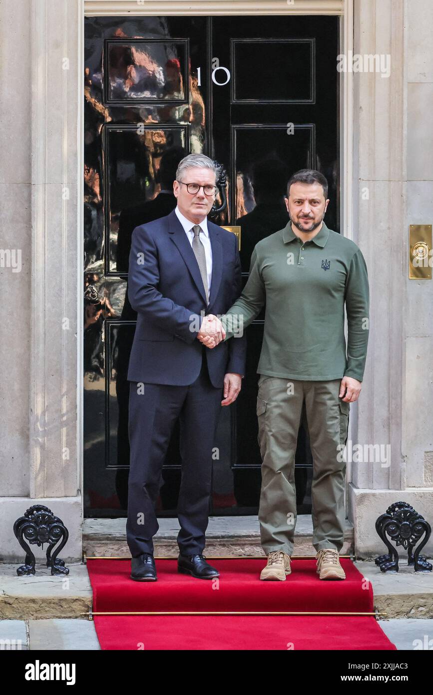 Londra, 19 luglio 2024. Sir Keir Starmer, primo Ministro del Regno Unito, dà il benvenuto oggi a Downing Street a Londra a Volodymyr Zelenskyy, Presidente dell'Ucraina. Crediti: Imageplotter/Alamy Live News Foto Stock