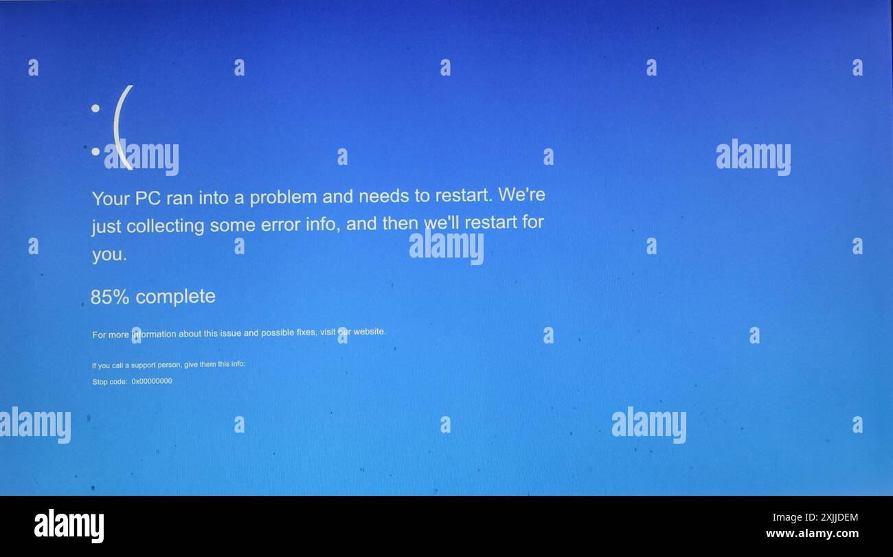 Londra, Regno Unito. 19 luglio 2024. Problemi INFORMATICI che interessano le principali operazioni in tutto il mondo . La schermata blu della morte è una schermata di errore critico visualizzata dai sistemi operativi Microsoft Windows e ReactOS. Indica un arresto anomalo del sistema, in cui il sistema operativo raggiunge una condizione critica in cui non è più in grado di funzionare in modo sicuro. Paul Quezada-Neiman/AlamyLive News crediti: Paul Quezada-Neiman/Alamy Live News Foto Stock