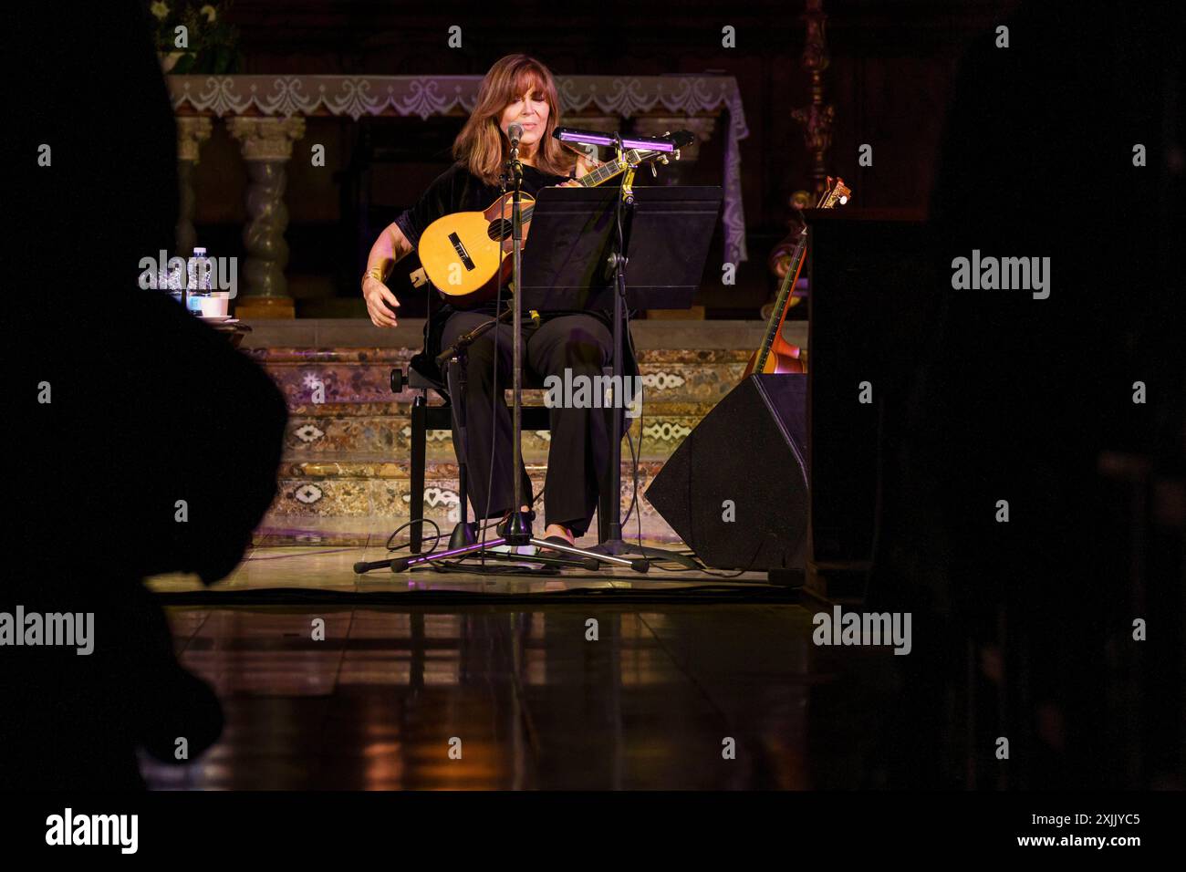 Maria del Mar Bonet i Verdaguer, concerto nella chiesa di Consolacio, Sant Joan, Maiorca, Spagna. Foto Stock