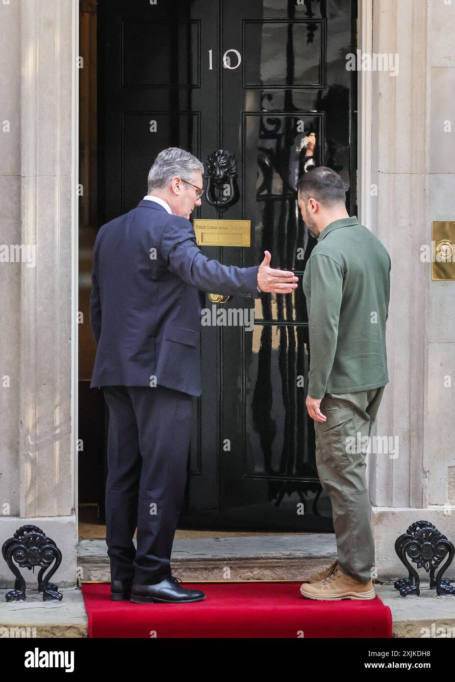 Londra, 19 luglio 2024. Sir Keir Starmer, primo Ministro del Regno Unito, dà il benvenuto oggi a Downing Street a Londra a Volodymyr Zelenskyy, Presidente dell'Ucraina. Crediti: Imageplotter/Alamy Live News Foto Stock