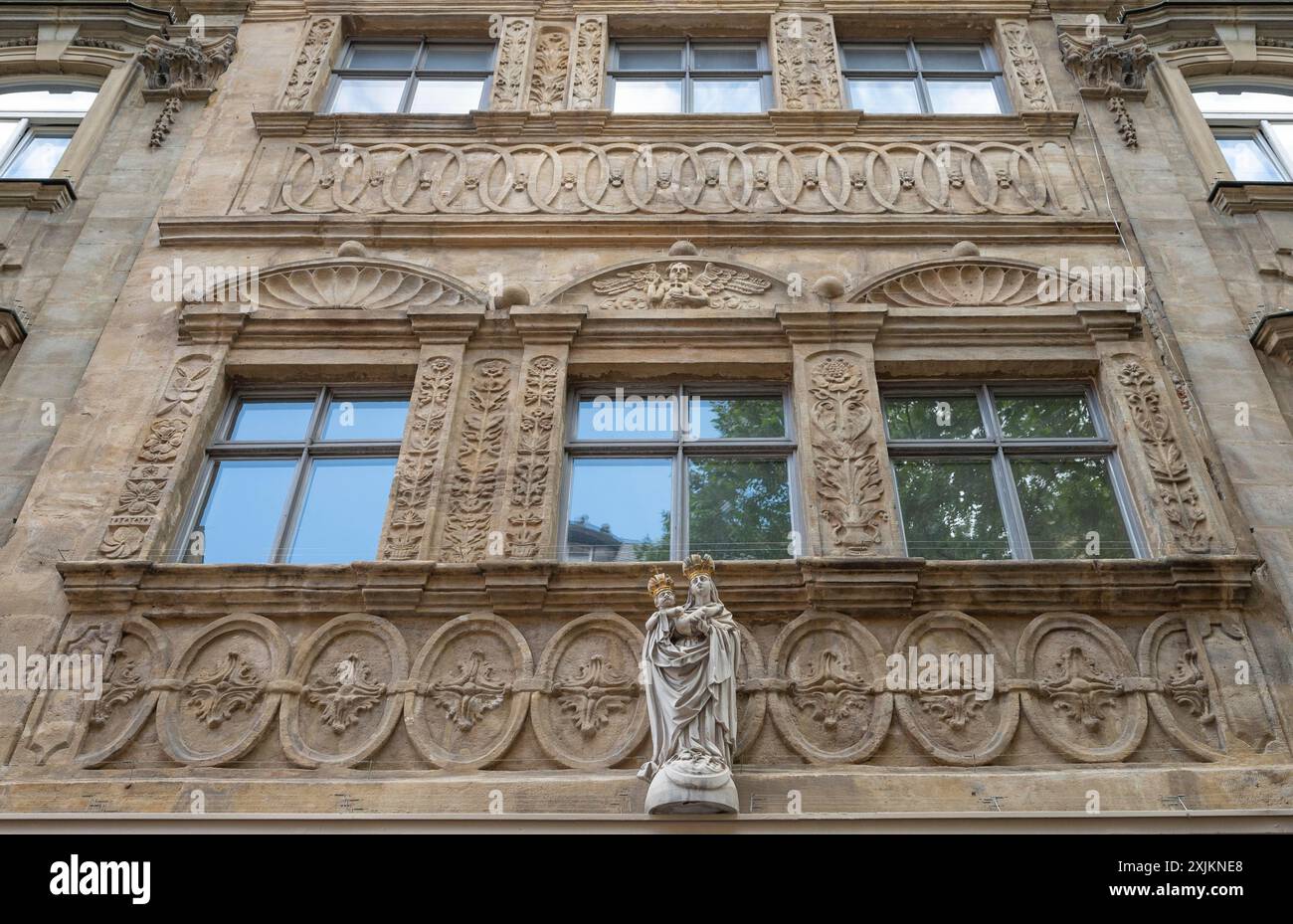 Figura di un santo, casa santa su una facciata di casa intorno al 1900, Bamberga, alta Franconia, Baviera, Germania Foto Stock