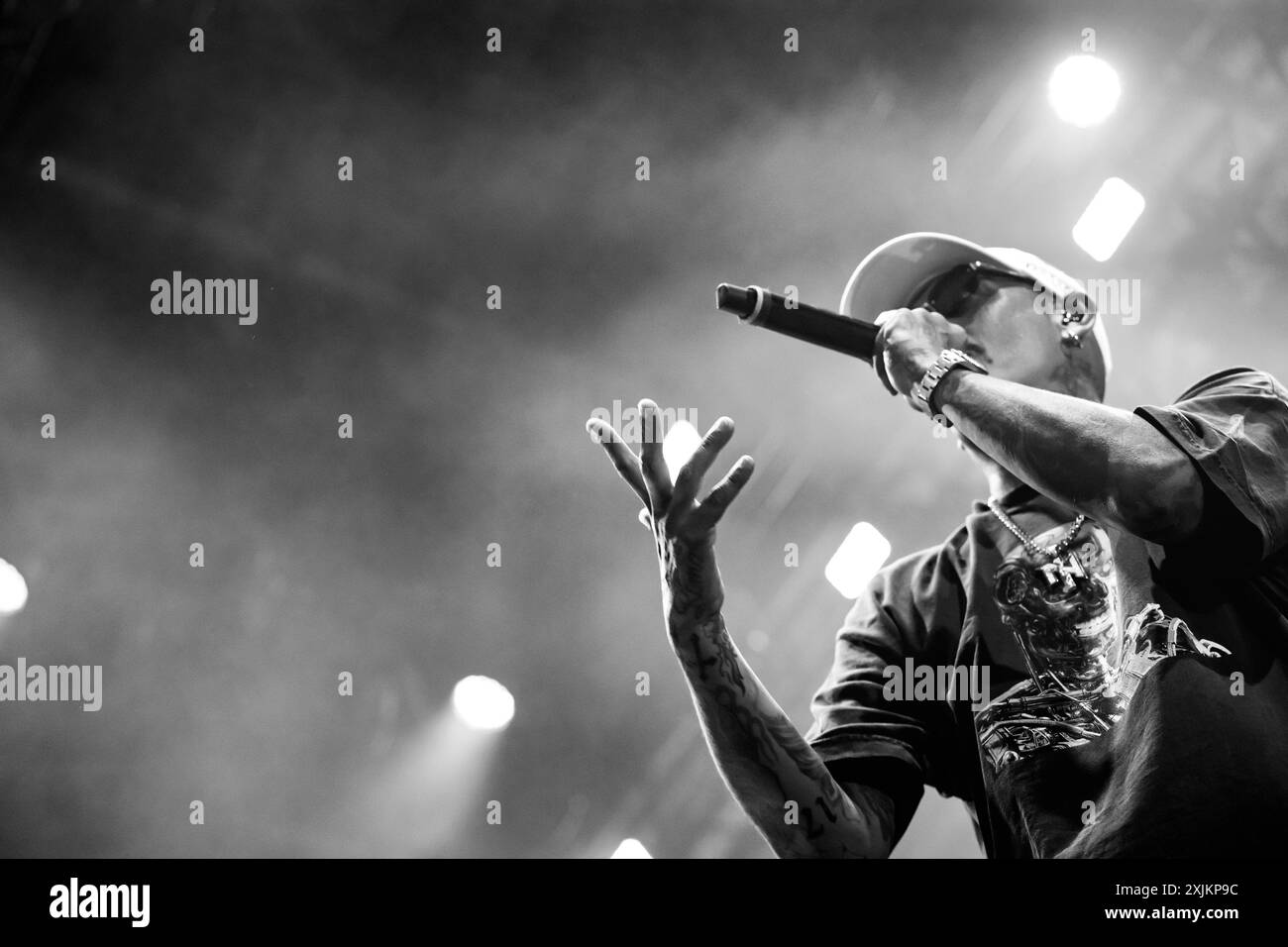 Lucca, Italia. 18 luglio 2024. SALMO e NOYZ si esibiscono sul palco di Piazza Napoleone al Lucca Summer Festival con il loro tour Hellraisers. (Foto di Stefano dalle Luche/Pacific Press) credito: Pacific Press Media Production Corp./Alamy Live News Foto Stock