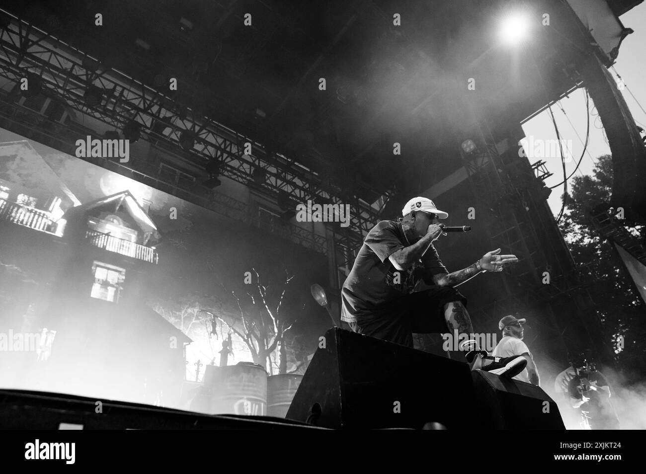 18 luglio 2024, Lucca, Italia: SALMO e NOYZ si esibiscono sul palco di Piazza Napoleone al Lucca Summer Festival con il loro tour Hellraisers. (Credit Image: © Stefano dalle Luche/Pacific Press via ZUMA Press Wire) SOLO PER USO EDITORIALE! Non per USO commerciale! Foto Stock