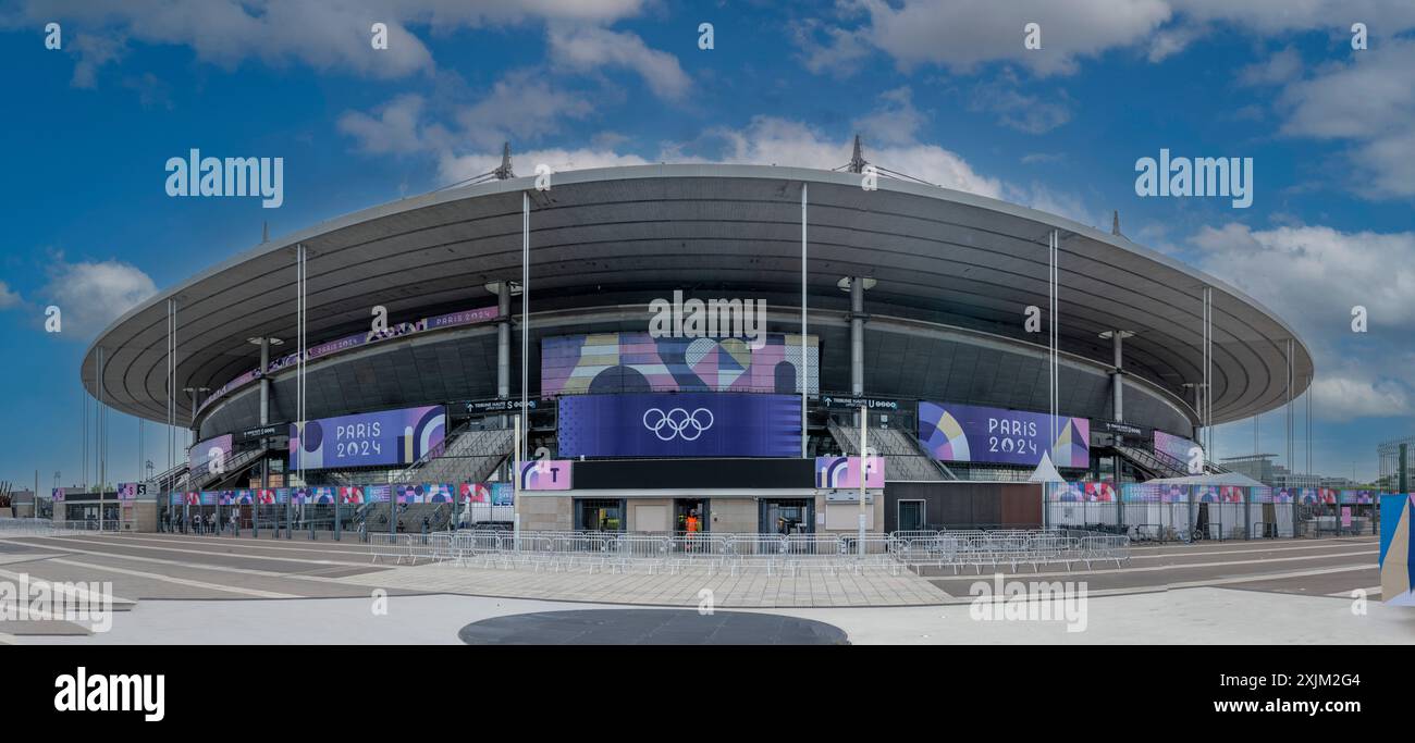 Parigi, Francia - 07 19 2024: Parigi 2024 nuova infrastruttura olimpica. Vista esterna dello Stade de France a Saint-Denis Foto Stock