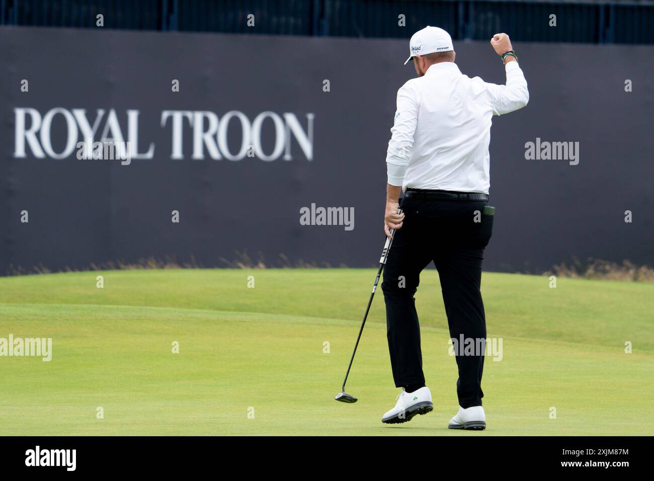Troon, Scozia, Regno Unito. 19 luglio 2024. Il secondo round del 152° Campionato Open si tiene presso il campo da golf Royal Troon. PIC; Shane Lowry reagisce al putt di uccello sul 18° verde. Iain Masterton/Alamy Live News Foto Stock
