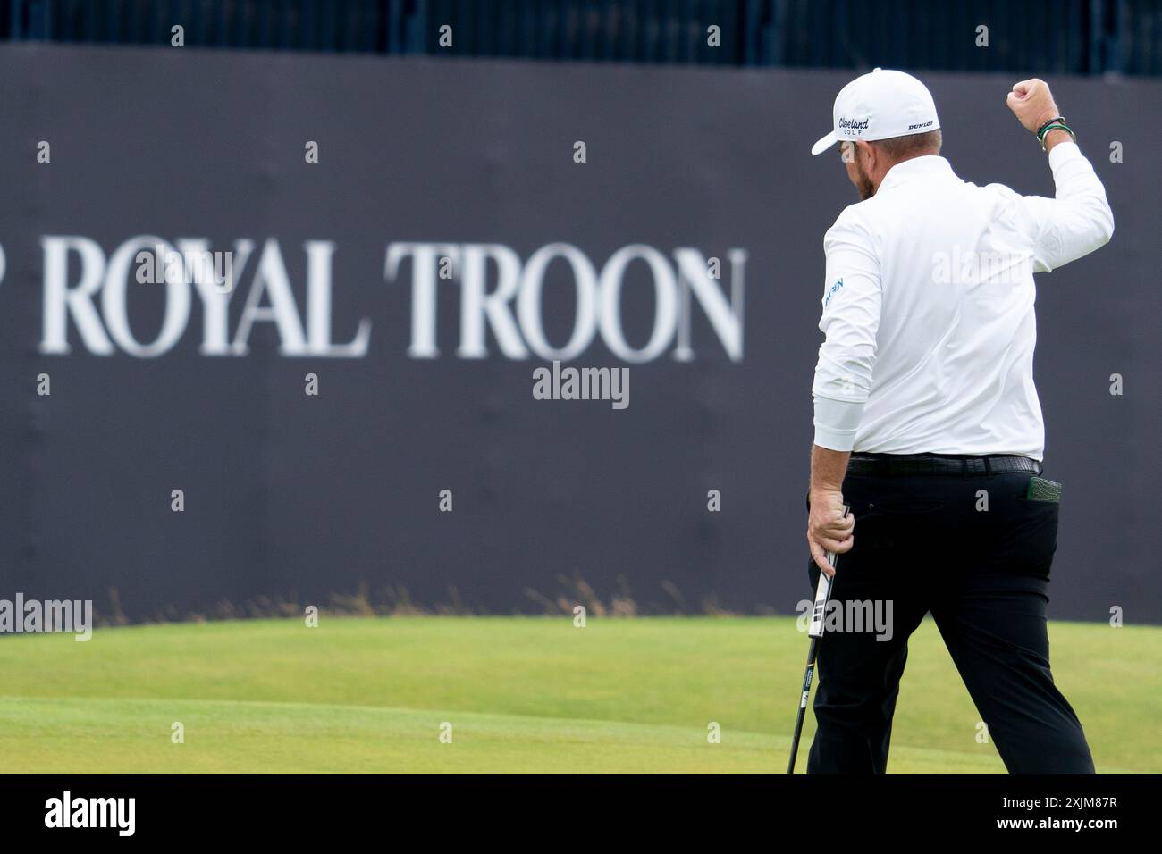 Troon, Scozia, Regno Unito. 19 luglio 2024. Il secondo round del 152° Campionato Open si tiene presso il campo da golf Royal Troon. PIC; Shane Lowry reagisce al putt di uccello sul 18° verde. Iain Masterton/Alamy Live News Foto Stock