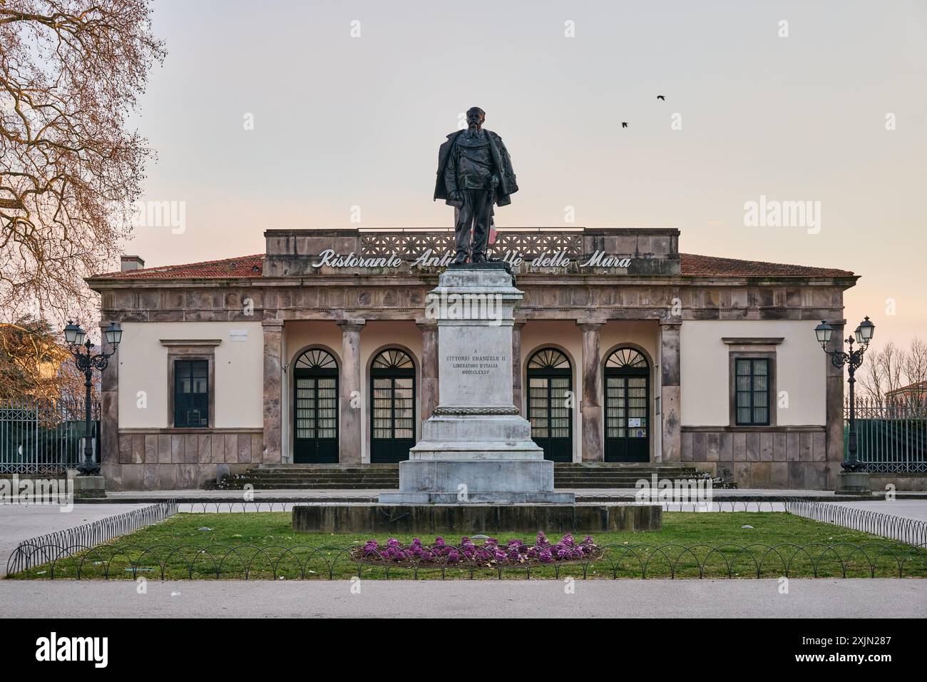 Statua del re Vittorio Emanuele II a Lucca, Toscana, Italia Foto Stock