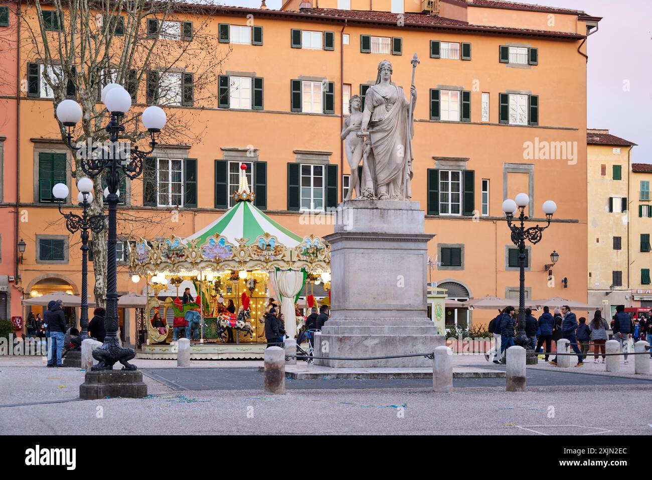 Statua di Maria Luisa di Borbone in Piazza Napoleone a Lucca, Toscana, Italia Foto Stock
