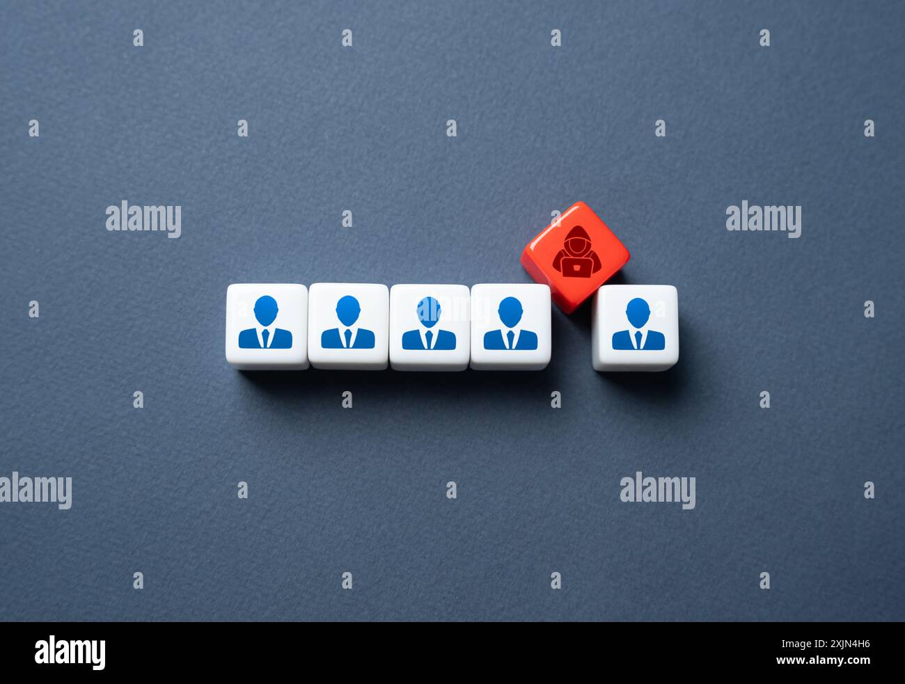 Un hacker si infiltra nella squadra. Spionaggio industriale e finanziario. Proteggete l'azienda da sabotaggi e perdite di dati. Screening del personale per l'ostile eleme Foto Stock