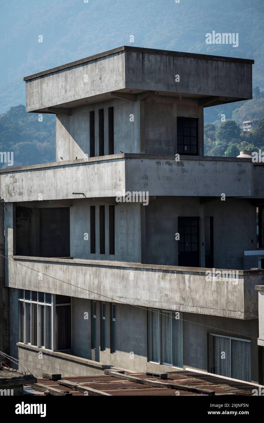 Edificio in stile brutalista, San Pedro la Laguna, Guatemala Foto Stock