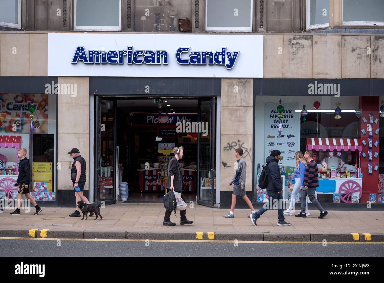 Vista esterna del negozio American Candy in Princes Street, Edimburgo, Scozia, Regno Unito. Foto Stock