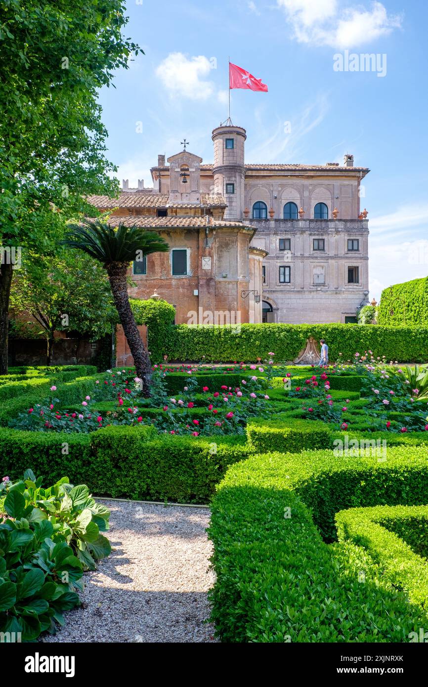 ROMA, ITALIA - MAGGIO 2018: La Villa Magistrale dei Cavalieri di Malta sul colle Aventino a Roma, Italia, nel maggio 2018. Foto Stock