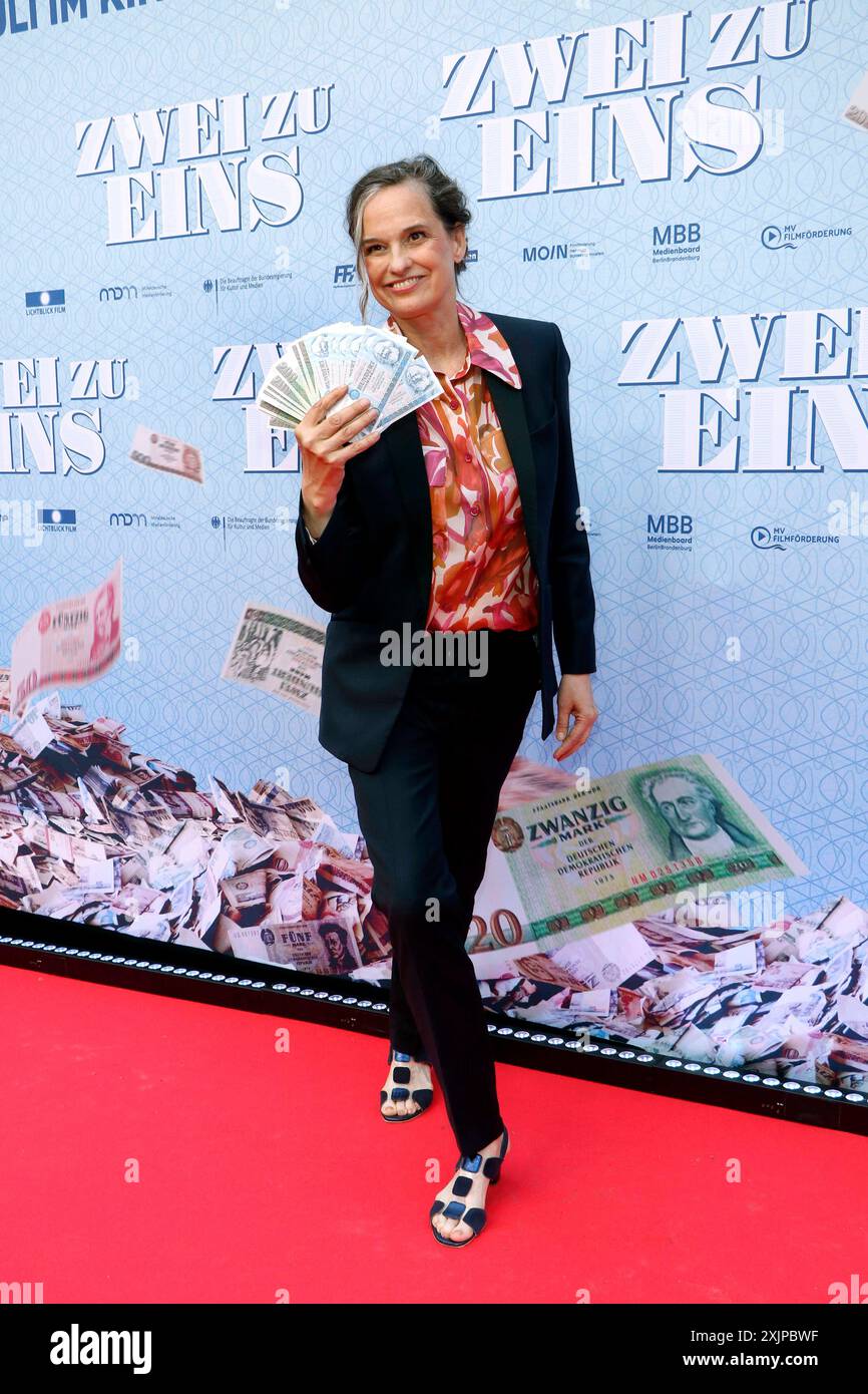 Zwei zu eins , Filmpremiere im Delphi Filmpalast, Berlin, 17.07.2024 Natja Brunkhorst bei der Berlin Premiere von Zwei zu Eins im Delphi Filmpalast a Berlinam am am 17.07.2024. Berlin Delphi Filmpalast **** due a uno , prima al Delphi Filmpalast di Berlino, 17 07 2024 Natja Brunkhorst alla prima di Berlino di due a uno al Delphi Filmpalast di Berlinon 17 07 2024 Berlin Delphi Filmpalast Copyright: XAnitaxBuggex Foto Stock