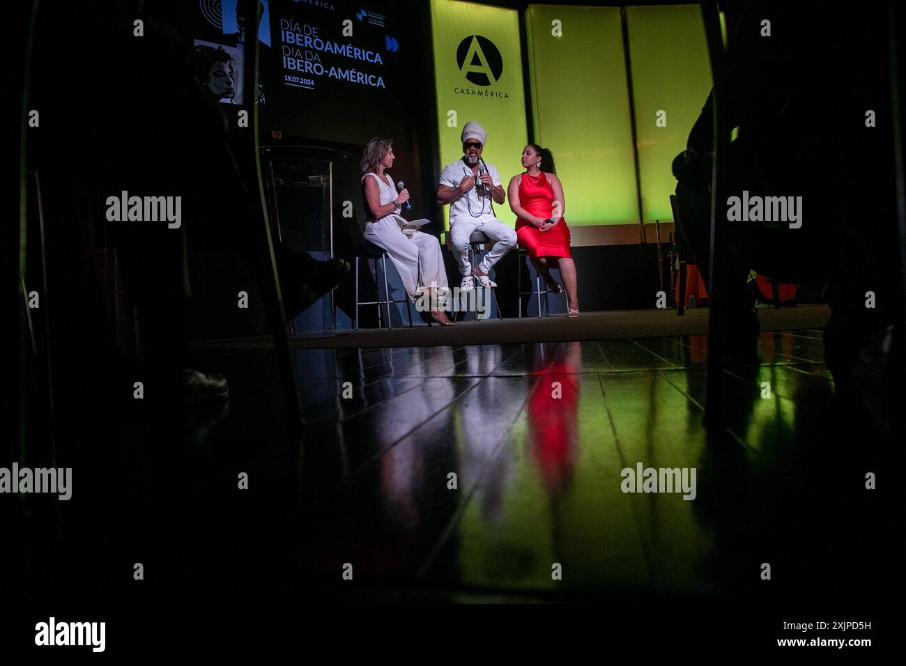 Madrid Spagna. 19 luglio 2024. Questo pomeriggio si è tenuto a Casa America a Madrid l'incontro culturale "dialogo Ibero-America”, con la partecipazione dell'artista brasiliano Carlinhos Brown, ambasciatore ibero-americano della cultura e di Marina Valdés, cantante e bisnipote dell'artista cubano Bebo Valdés. Crediti: Canales Carvajal/Alamy Live News. Foto Stock